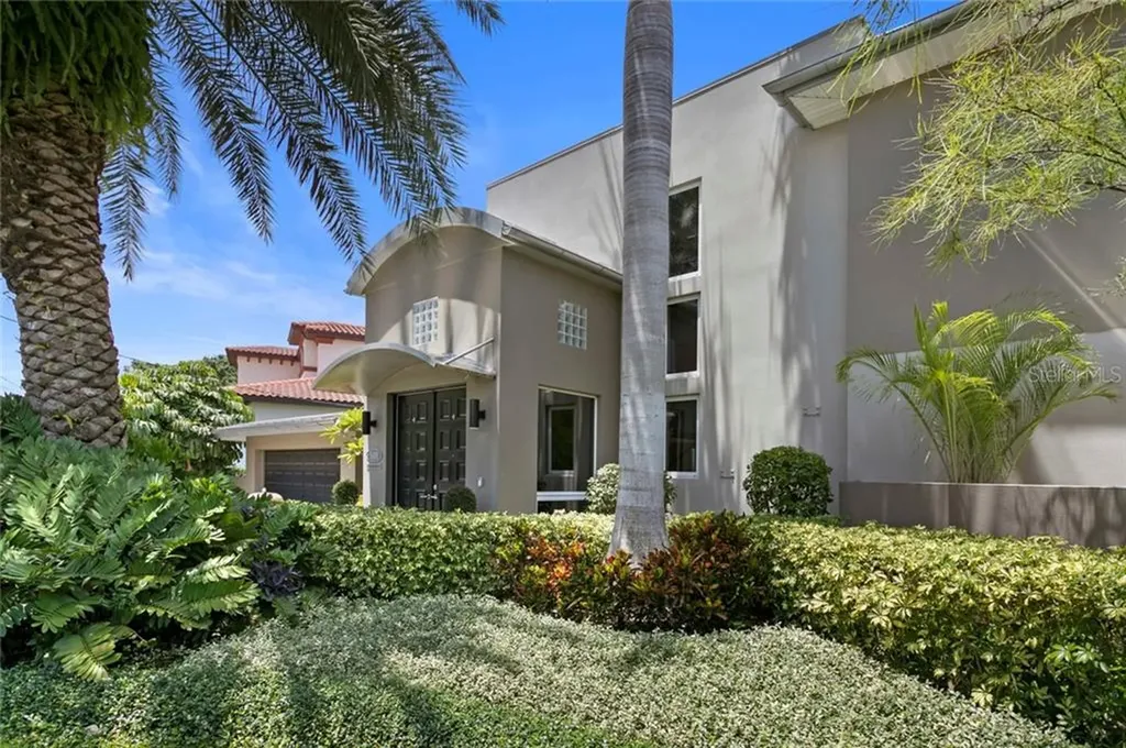 5101 W Homer Avenue Tampa FL 33629
