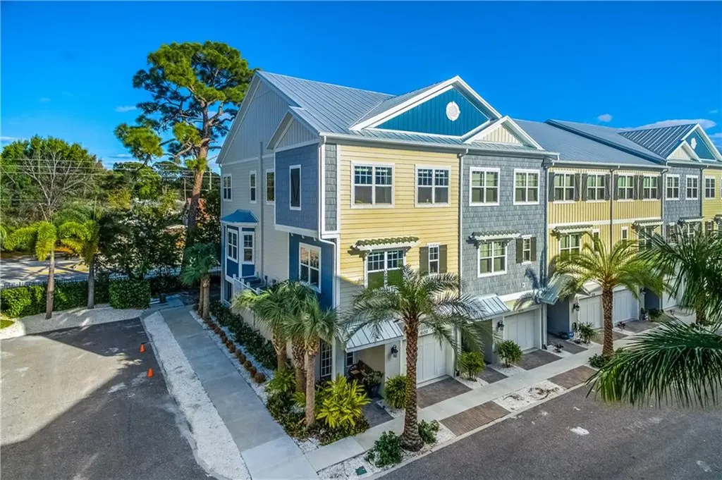 6100 Marina Cove Way S St Petersburg FL 33712
