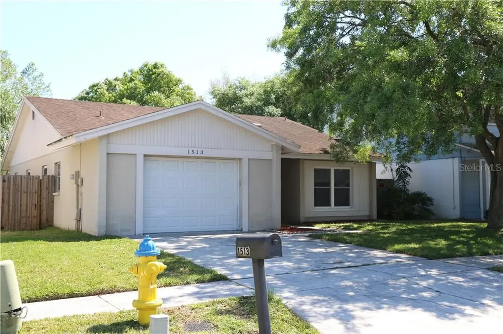 1513 Crossridge Drive Brandon FL 33510