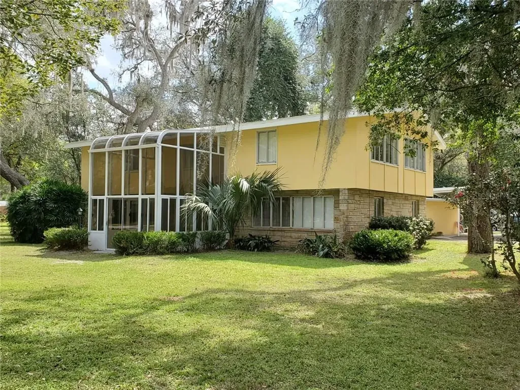 18 Poinsettia Drive Deland FL 32724