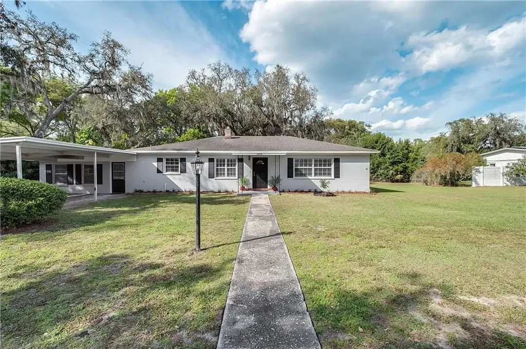 7118 Cove Place Tampa FL 33617