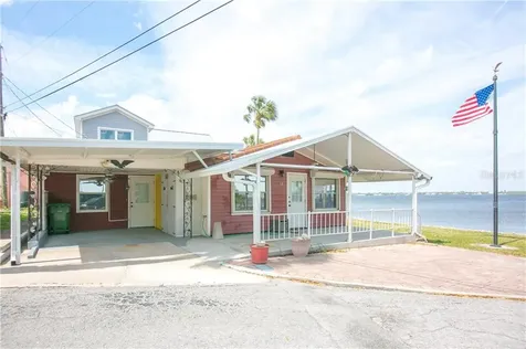 14 Plaza Street E Bradenton FL 34208