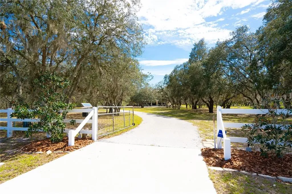 10209 289th Street E Myakka City FL 34251