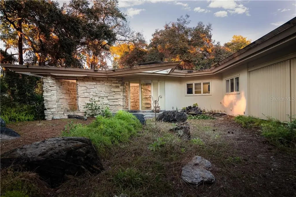 1653 Sunnybrook Lane Clearwater FL 33764