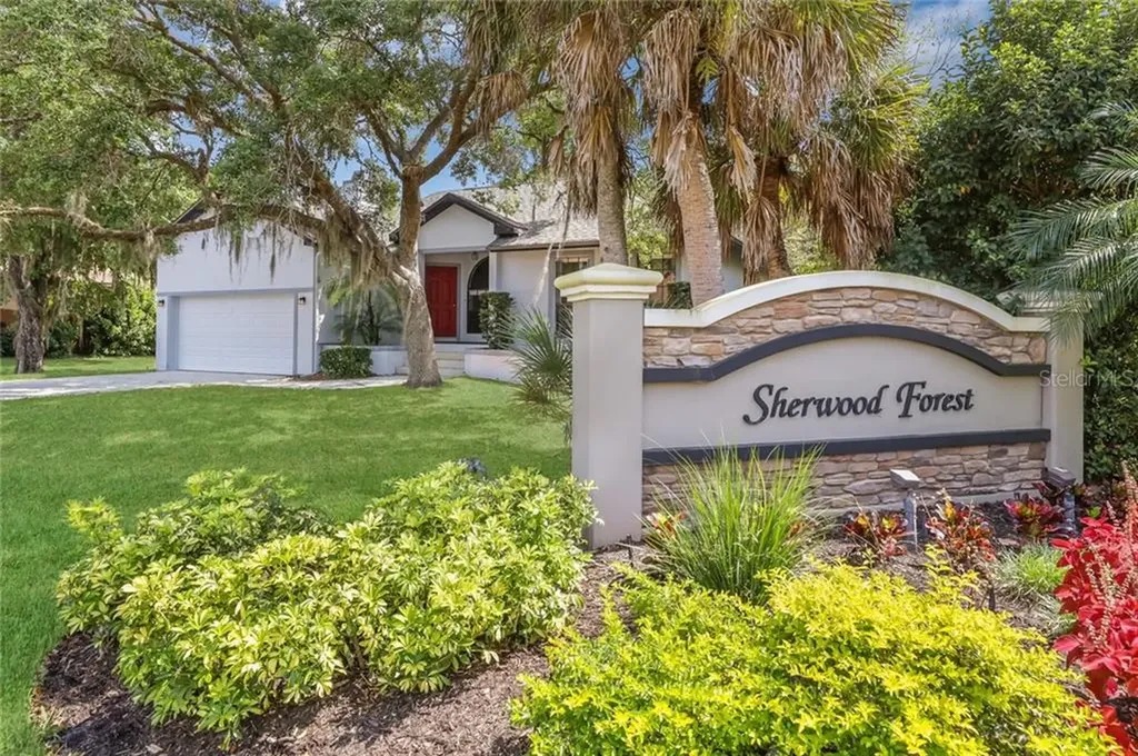 4402 Little John Trail Sarasota FL 34232