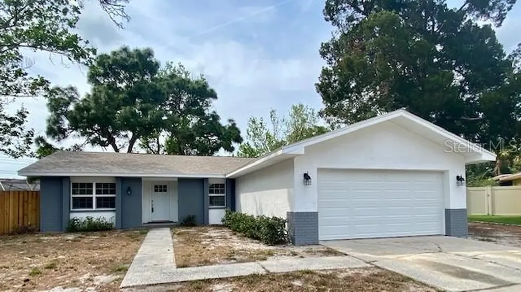 2516 Briarwood Court Clearwater FL 33761