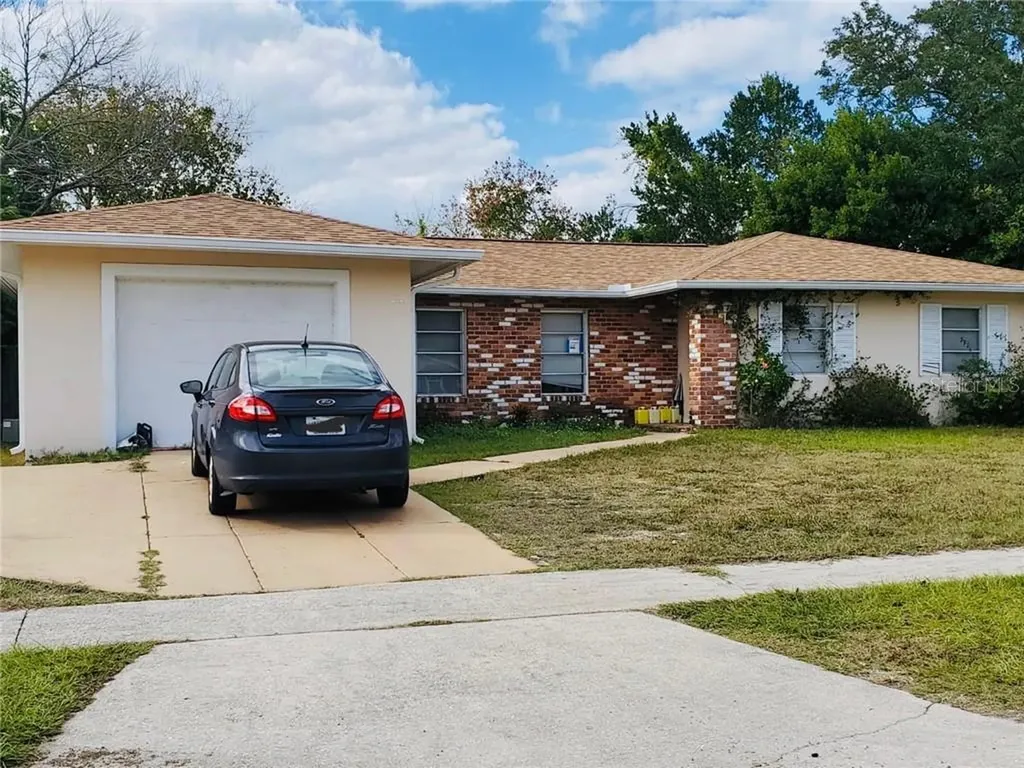 2028 Jefferson Avenue Deltona FL 32738