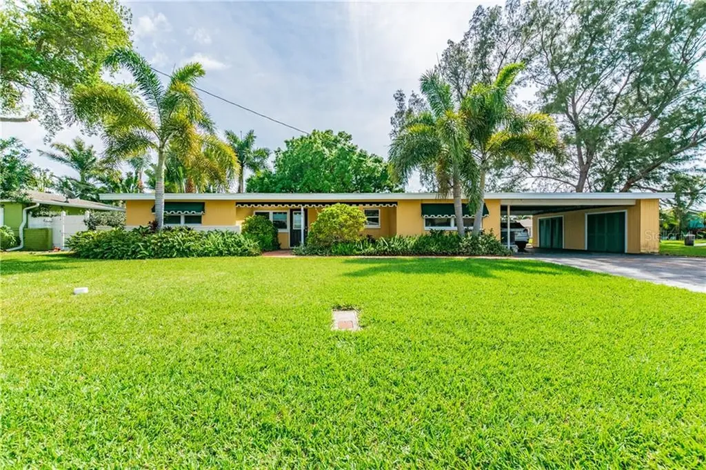 790 79th Circle S St Petersburg FL 33707