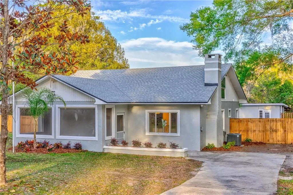 3261 Grand Avenue Deland FL 32720