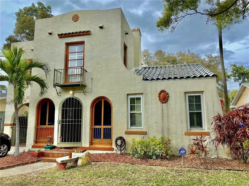 1135 Serpentine Drive S St Petersburg FL 33705