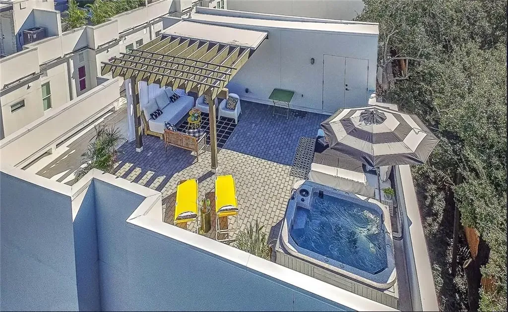 3100 W Paul Avenue Tampa FL 33611