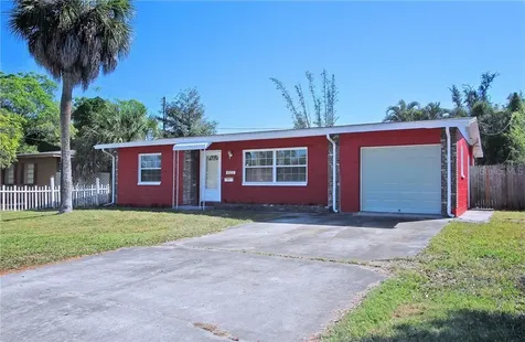 4035 Huntington Street NE St Petersburg FL 33703