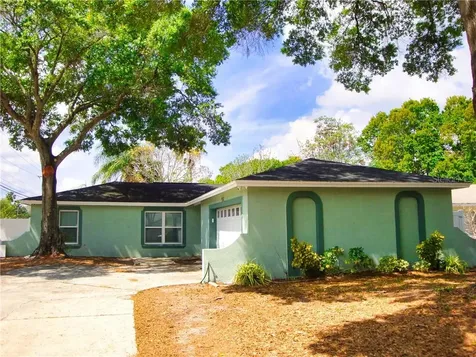 902 Essex Road Brandon FL 33510