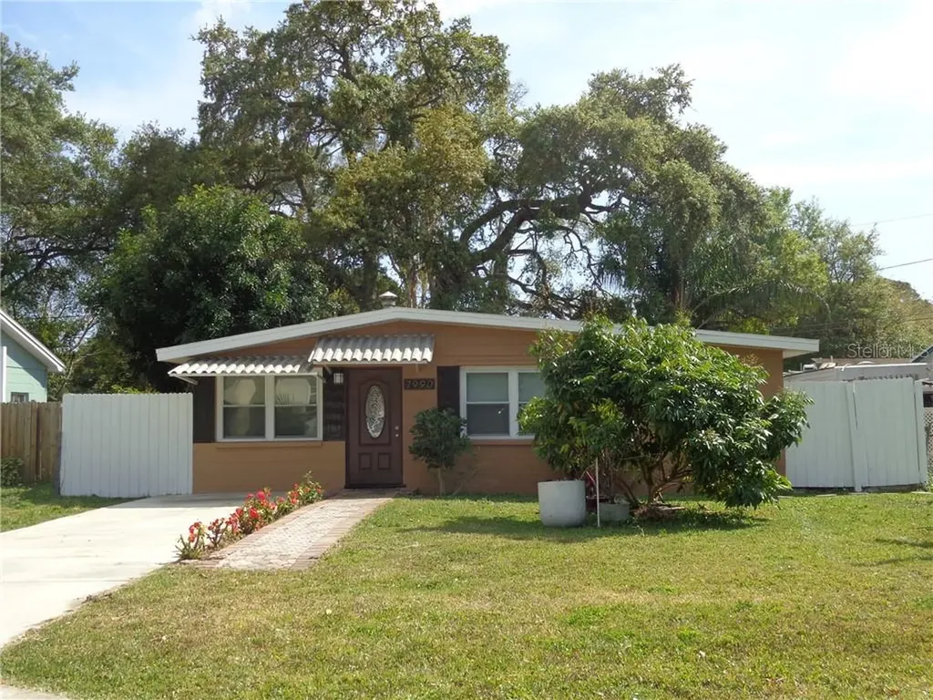 7990 50th Avenue N St Petersburg FL 33709