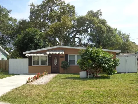 7990 50th Avenue N St Petersburg FL 33709