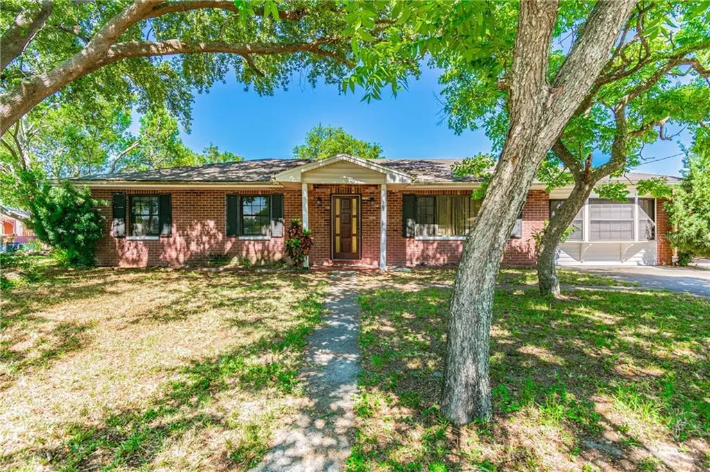 6713 S Elemeta Street Tampa FL 33616