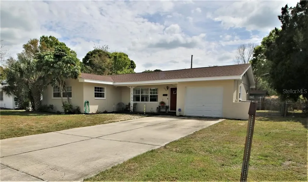 2056 62nd Avenue S St Petersburg FL 33712