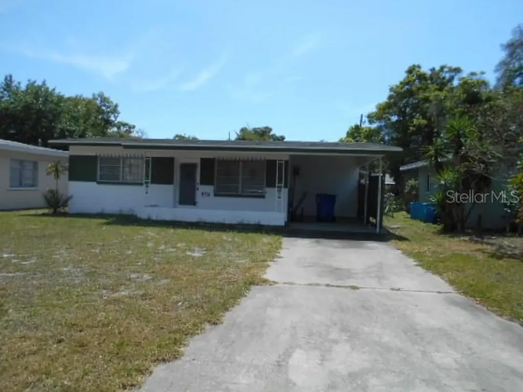 4718 24th Avenue S St Petersburg FL 33711