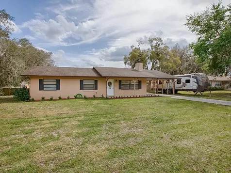 1161 Cr 437 Lake Panasoffkee FL 33538