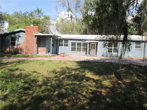1034 Cr 439b Lake Panasoffkee FL 33538
