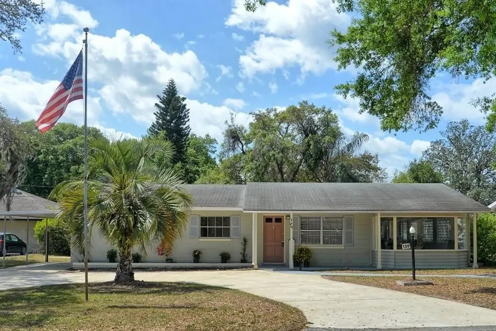139 Debary Drive Debary FL 32713