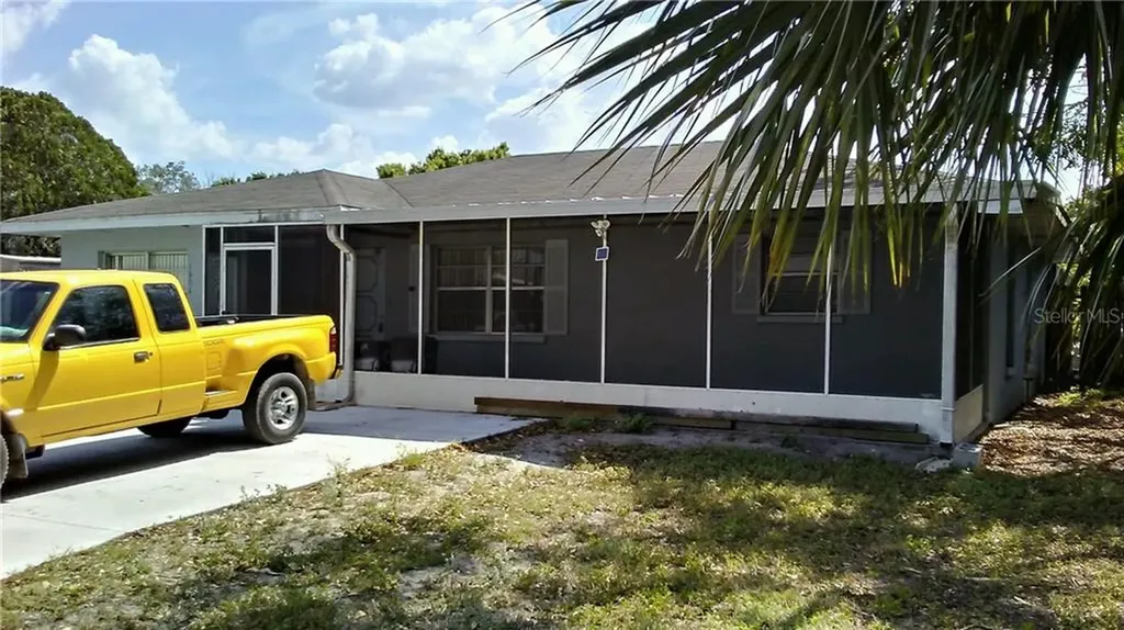6604 4th Avenue NE Bradenton FL 34208