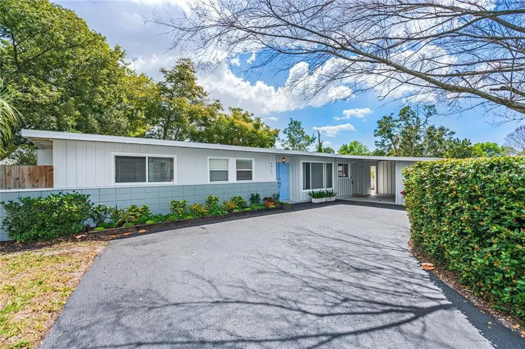 2913 Satsuma Drive Sarasota FL 34239