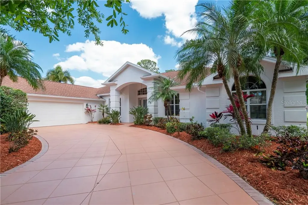 8154 Misty Oaks Boulevard Sarasota FL 34243