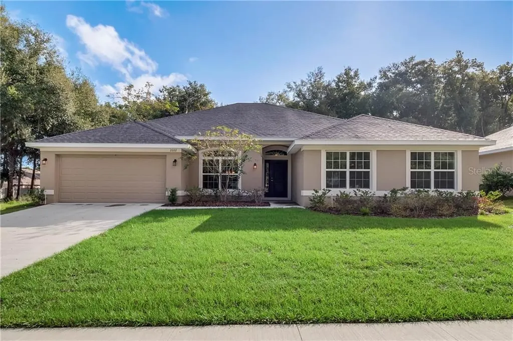 2106 Angel Fish Loop Leesburg FL 34748