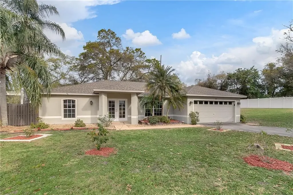 251 Country Lakes Circle Groveland FL 34736