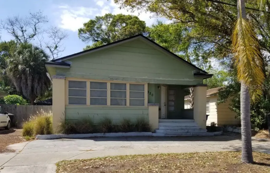 320 24th Street N St Petersburg FL 33713