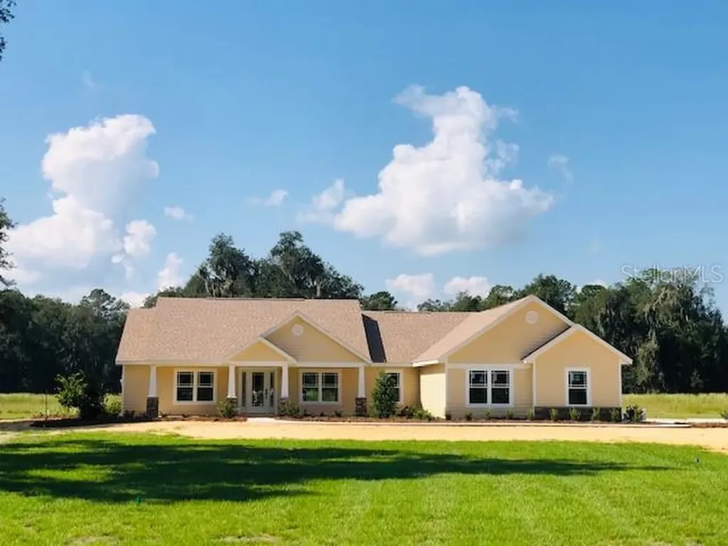 5652 NW 143rd Avenue Road Morriston FL 32668