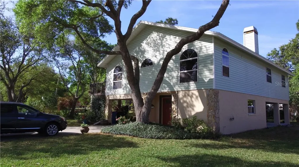 6400 Pine Street NE St Petersburg FL 33702