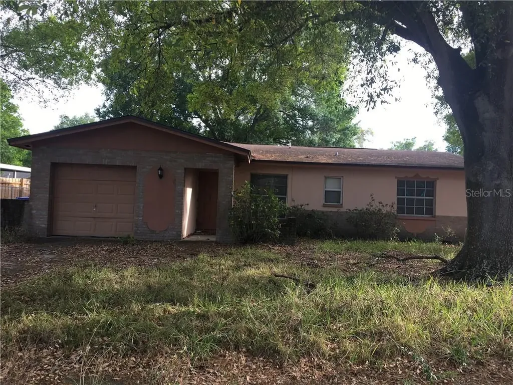 8617 Fish Lake Road Tampa FL 33619