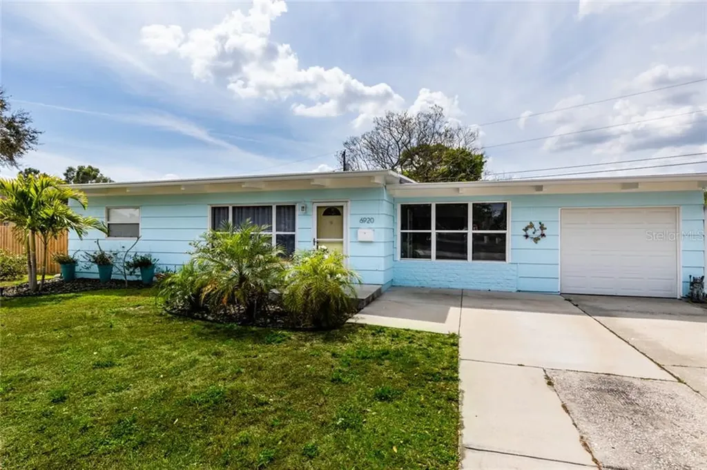 6920 Meadowlawn Drive N St Petersburg FL 33702