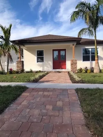 815 42nd Avenue N St Petersburg FL 33703