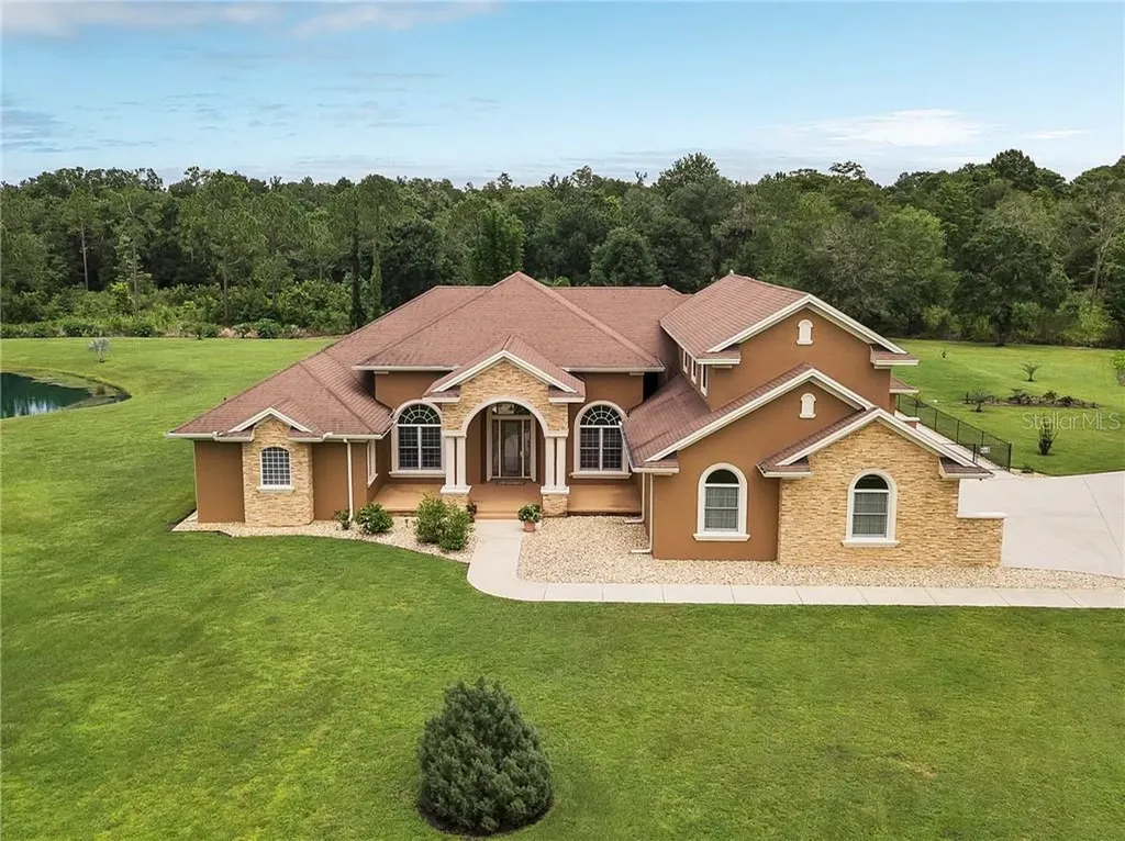 1723 Hidden Palms Drive Davenport FL 33897