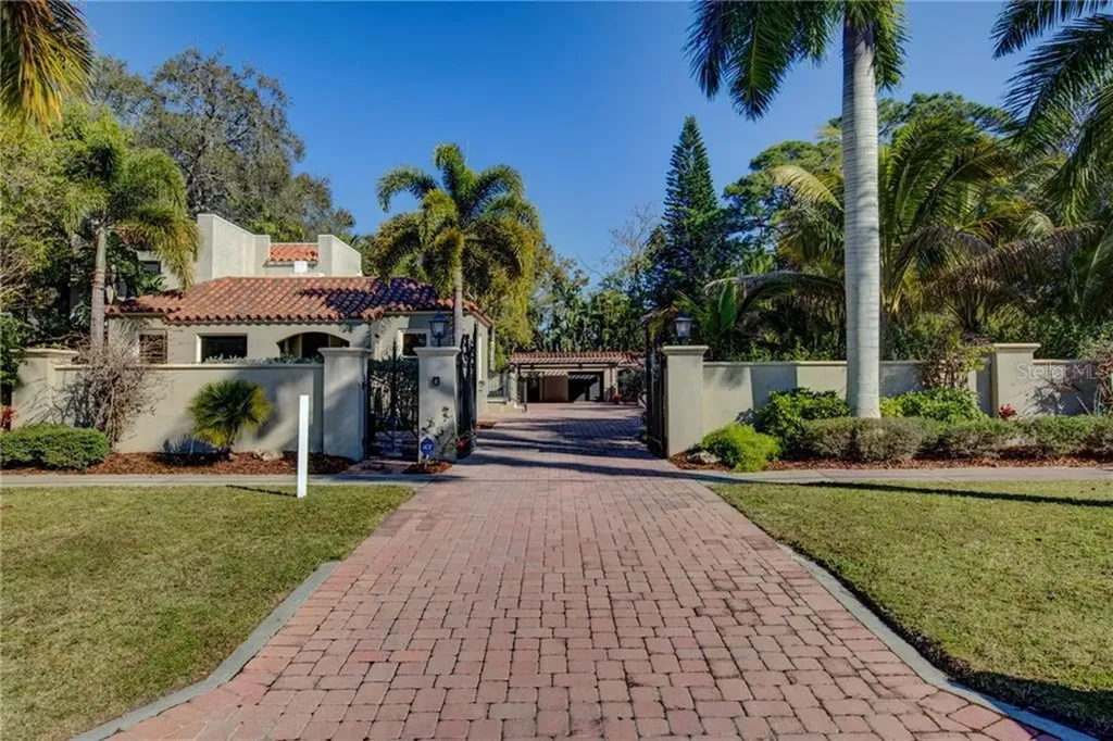 475 Acacia Drive Sarasota FL 34234