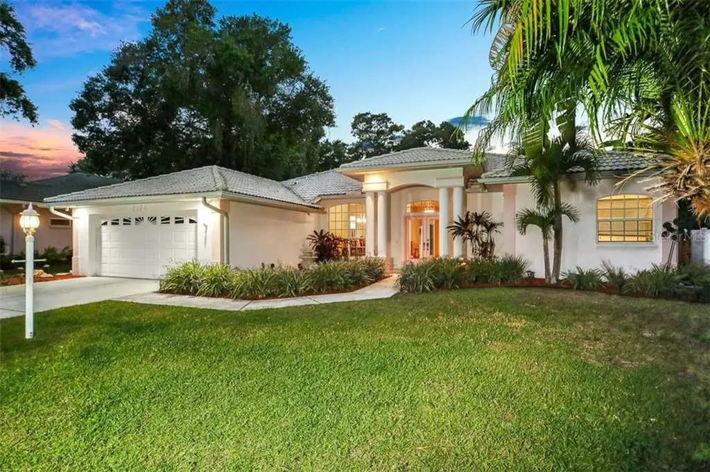 5164 Sunnydale Circle W Sarasota FL 34233