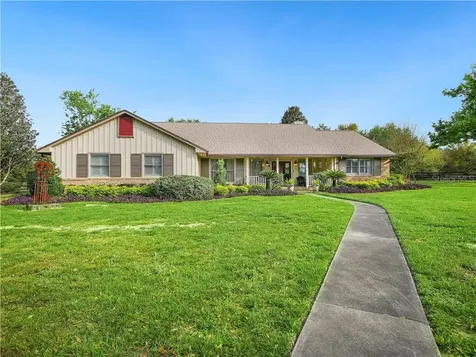 33140 Little Hampton Court Sorrento FL 32776