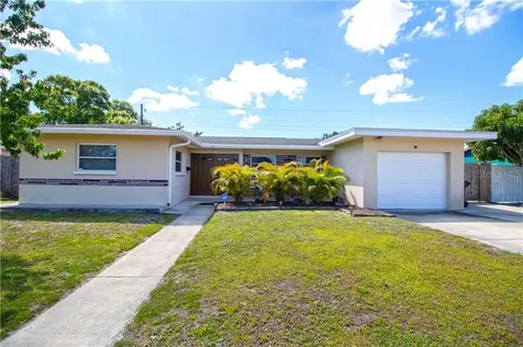 5884 30th Avenue N St Petersburg FL 33710