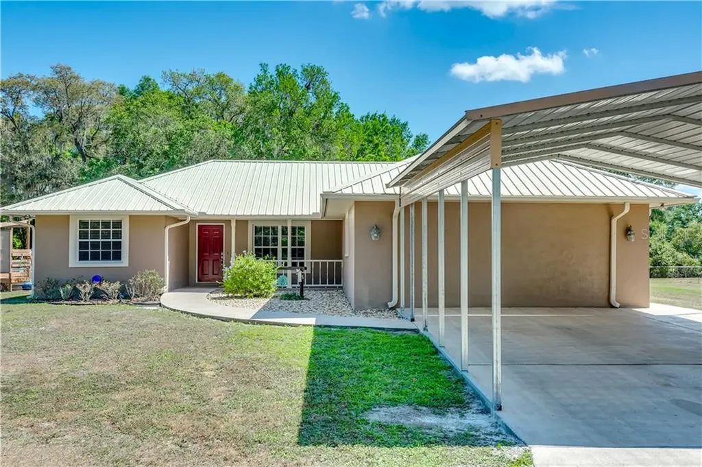 1608 W Knights Griffin Road Plant City FL 33565