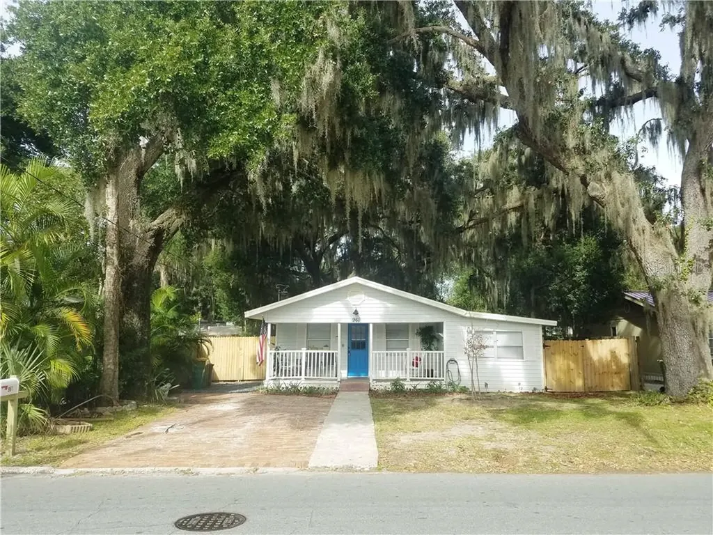 961 Liberty Avenue Mount Dora FL 32757