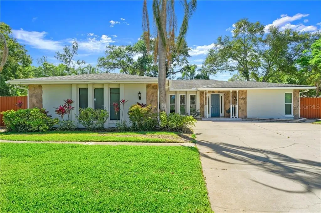 1929 Oro Court Clearwater FL 33764