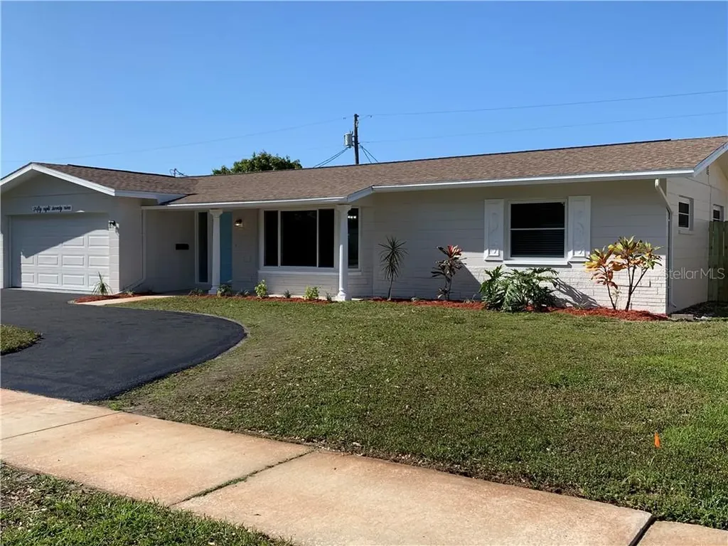 5829 27th Avenue N St Petersburg FL 33710