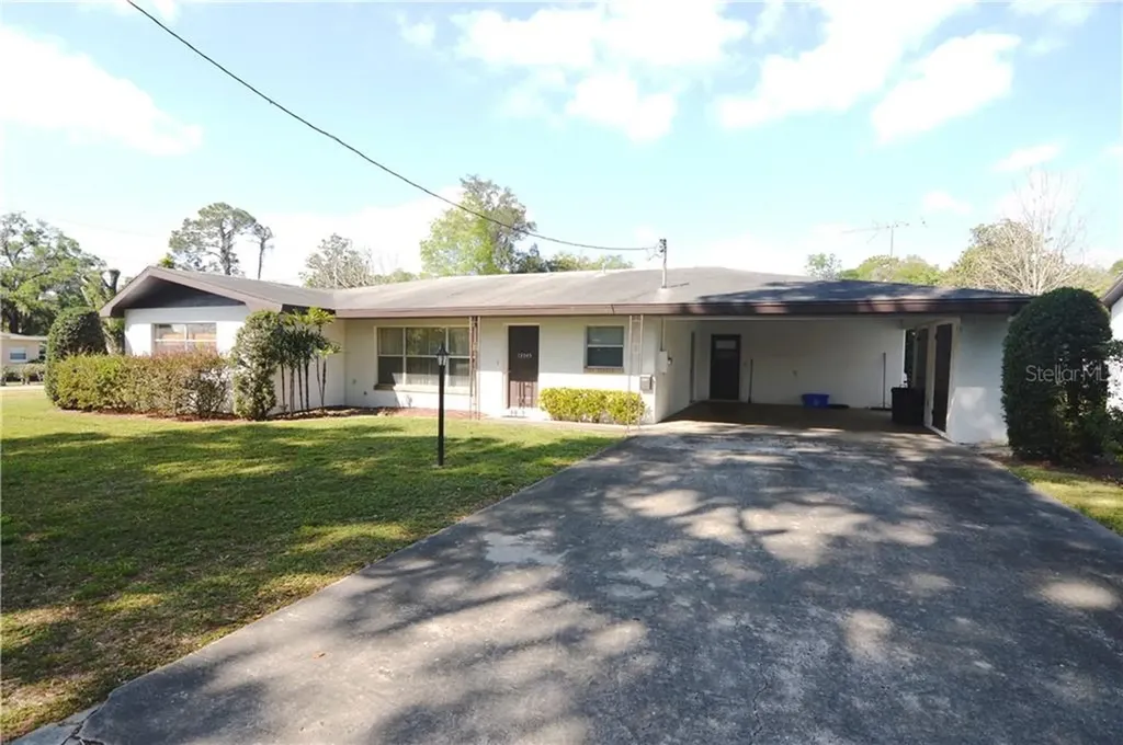 13545 10th Street Dade City FL 33525