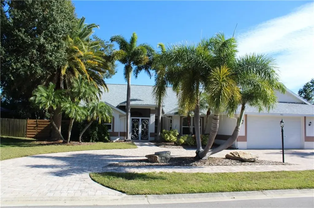4863 Oak Pointe Way Sarasota FL 34233