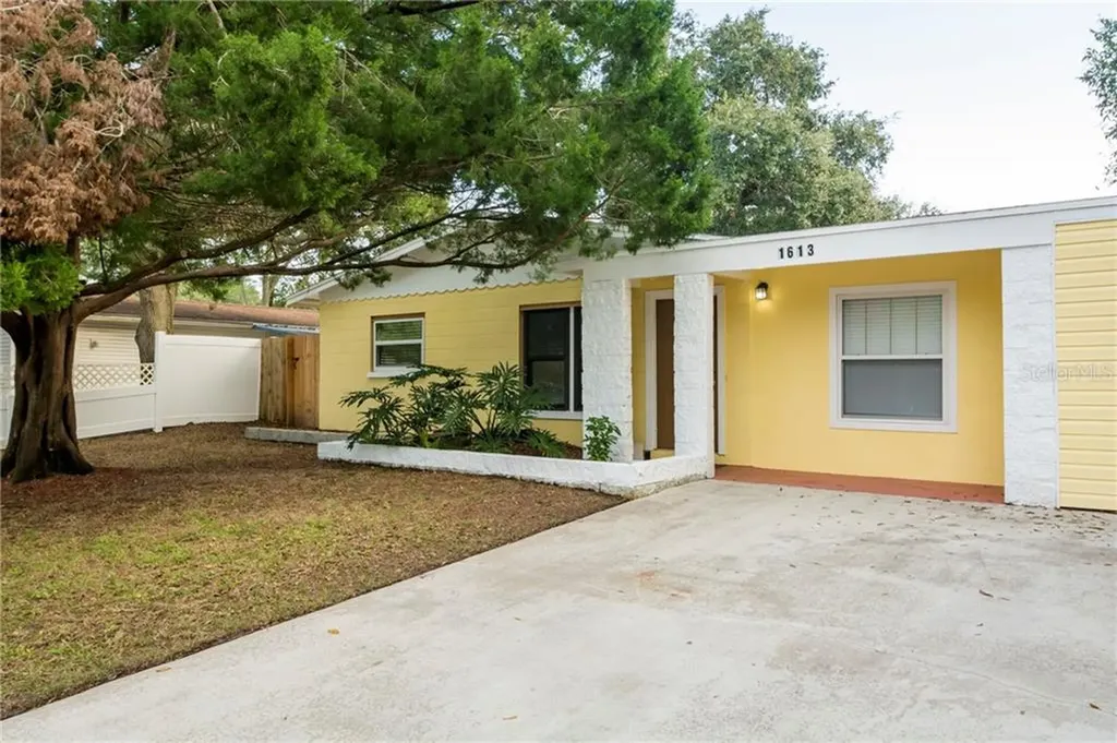 1613 Logan Street Clearwater FL 33755