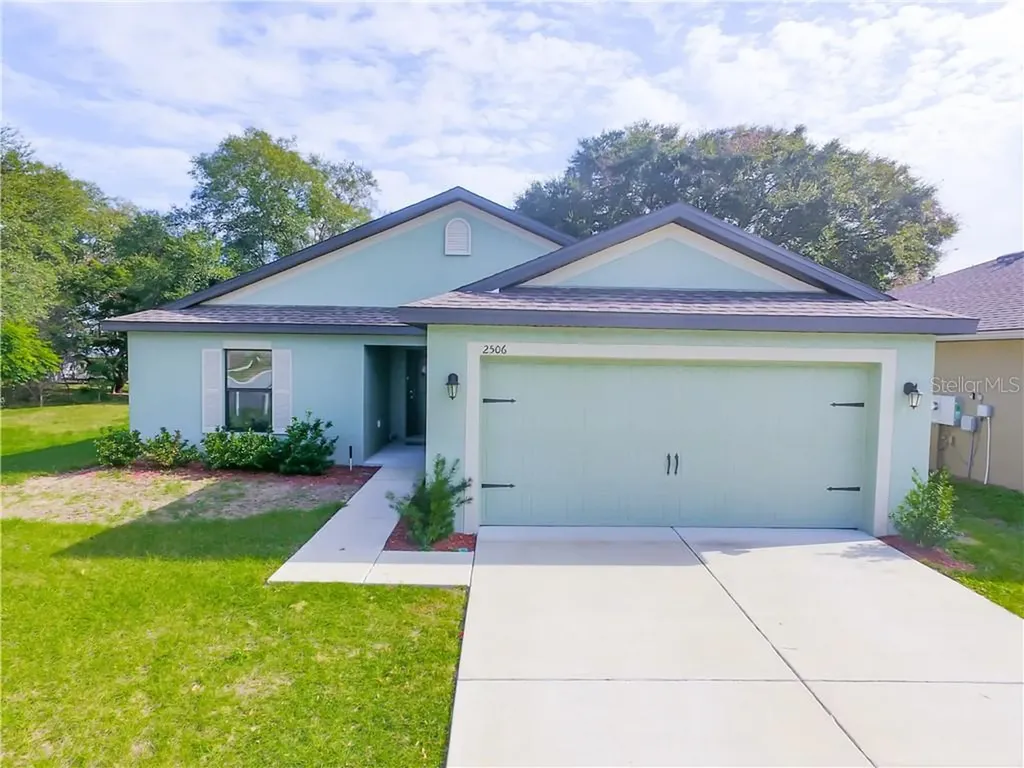 2506 Bracknell Forest Trail Tavares FL 32778