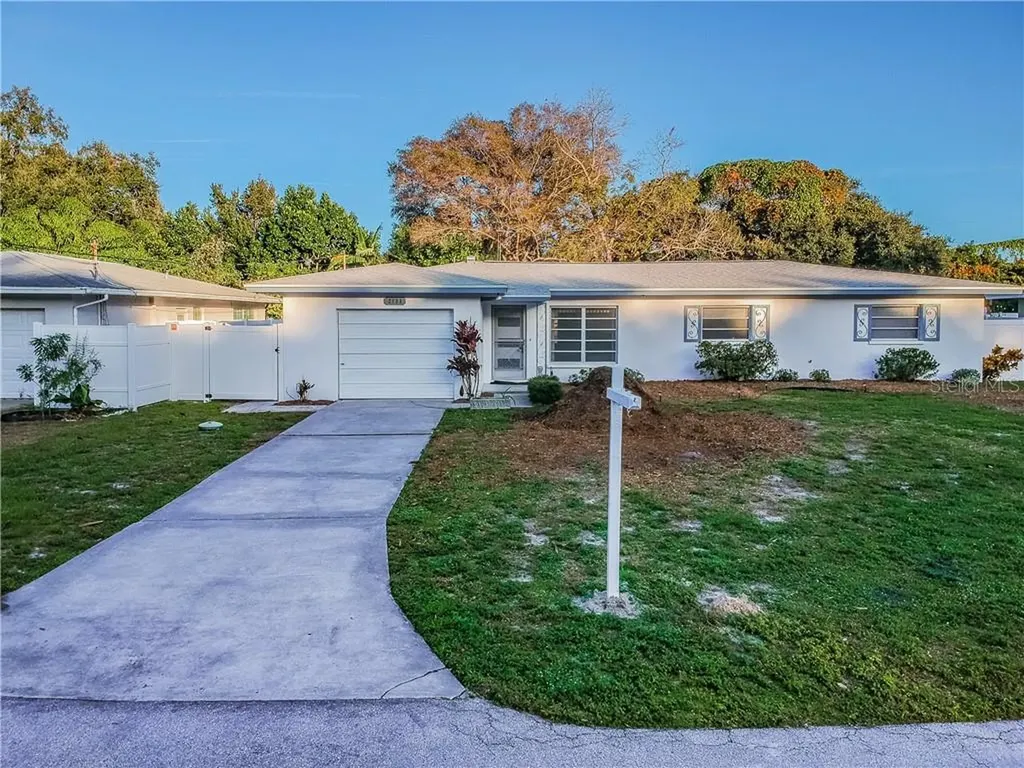 2133 Poinciana Drive Clearwater FL 33760